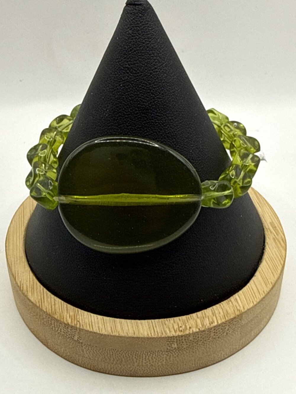 Y2K Green Faux Peridot Pebble Focal Beaded Stretch Bracelet Boho Vintage